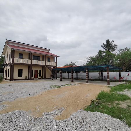 Roomstay Villa Tok Wan Kuantan Exterior photo